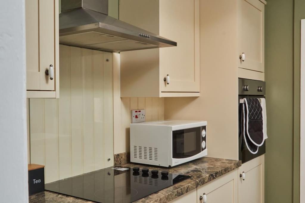 Cosy 3-Bedroom House In Seaham - Street Parking Bagian luar foto